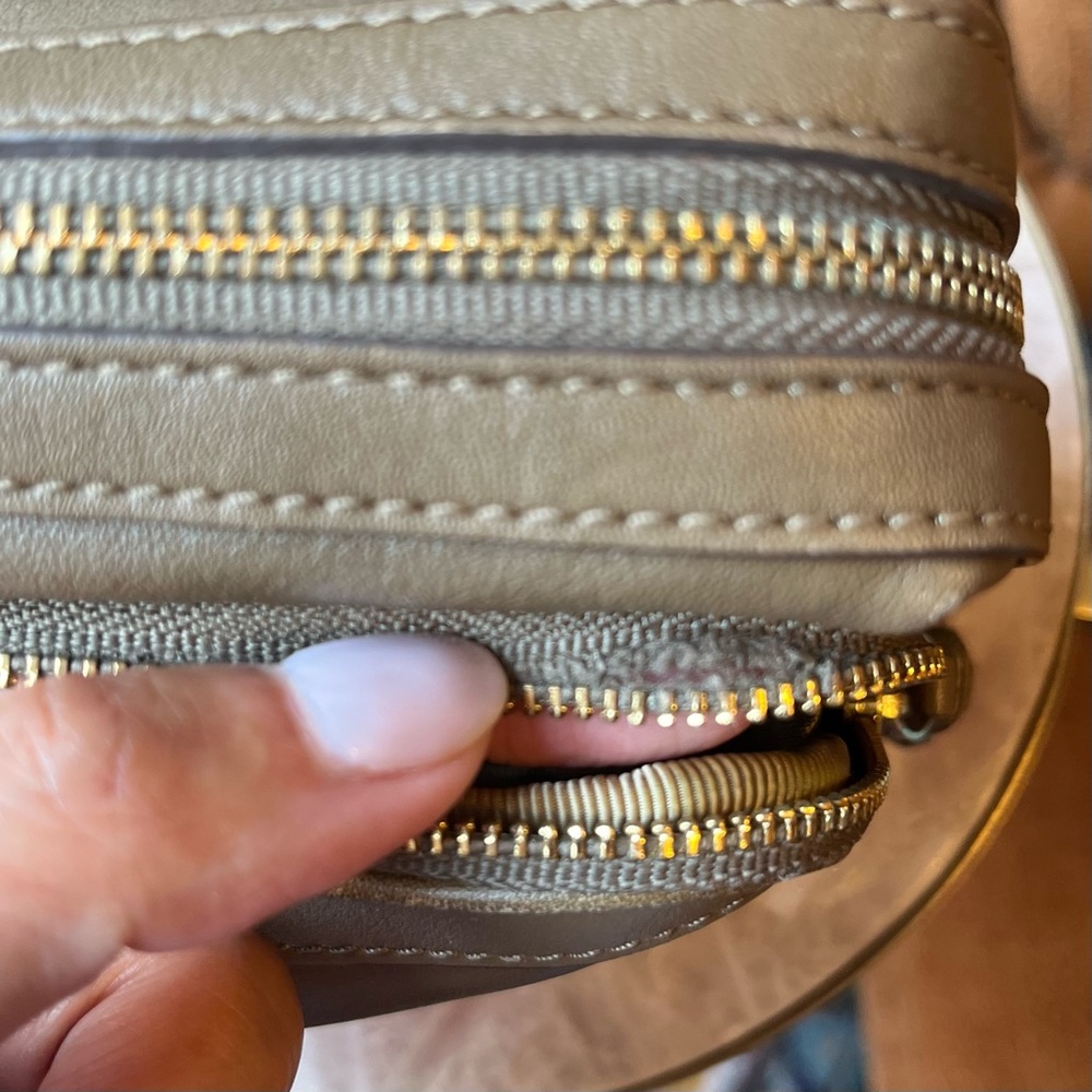 Anya Hindmarch vintage leather Makeup Travel Bag tan olive color rare - Picture 6 of 10